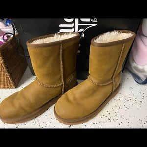 Uggs size 4 Big Kids